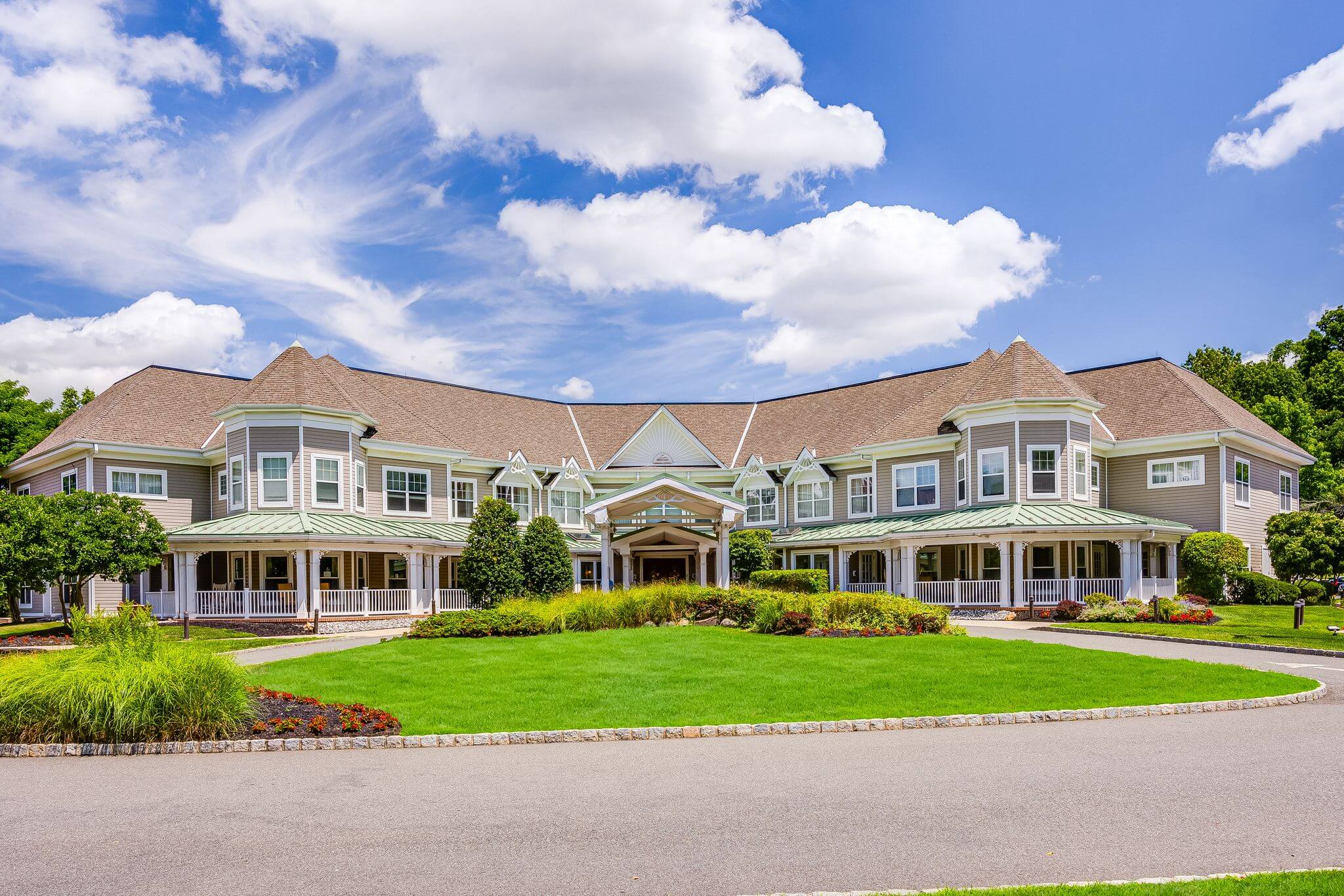 The outside of Sunrise Assisted Living at West Essex in Fairfield