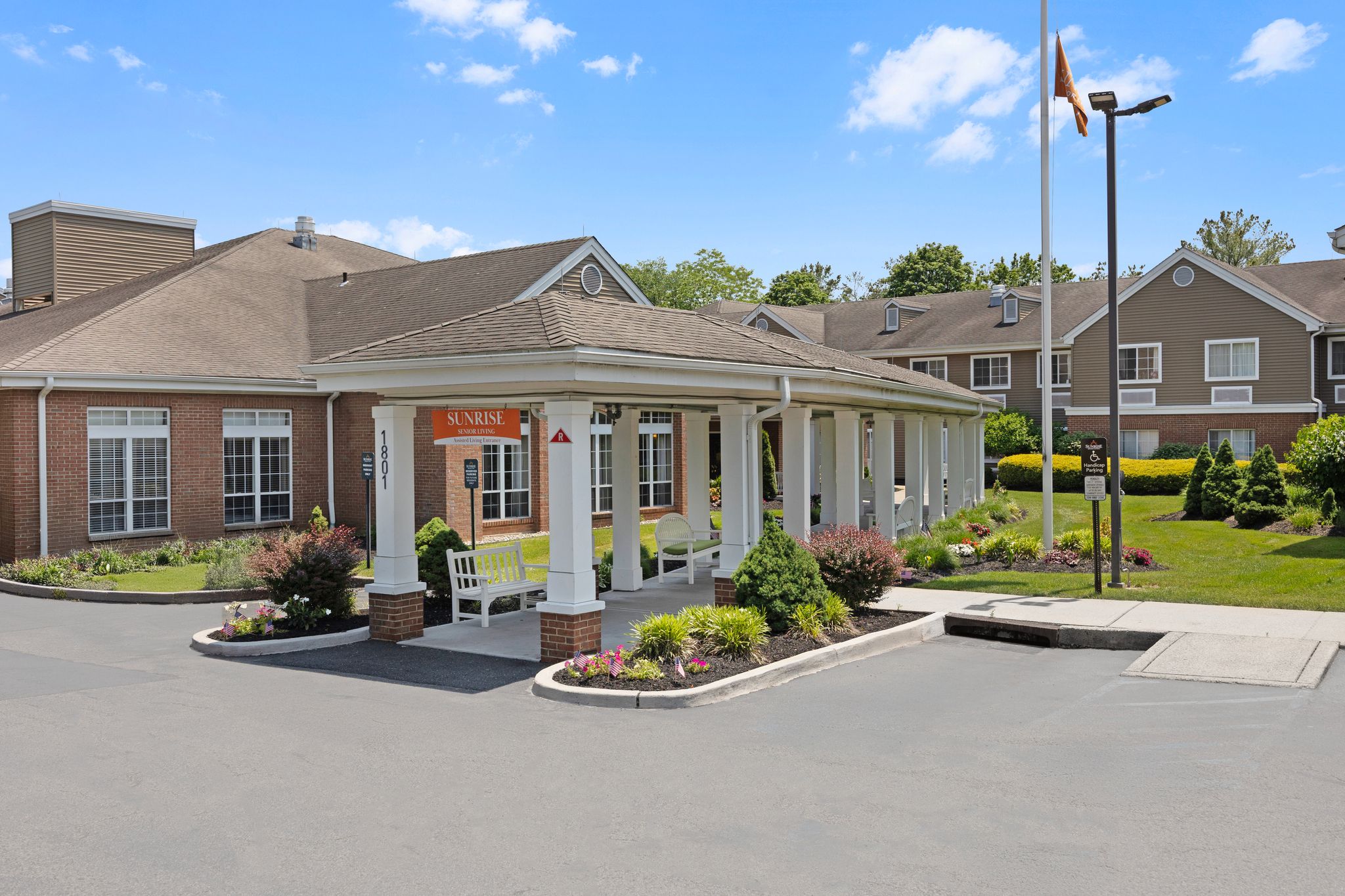The outside of Brighton Gardens of Edison in Edison