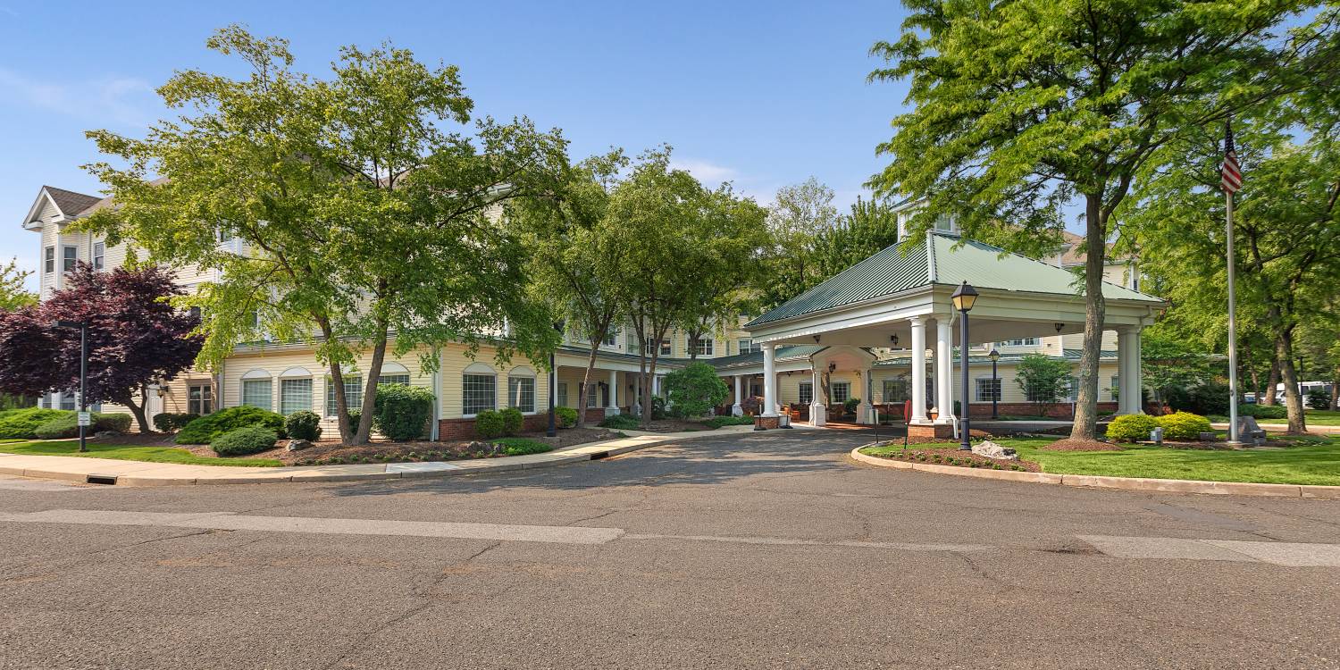 The outside of Complete Care at Whispering Woods in Edison