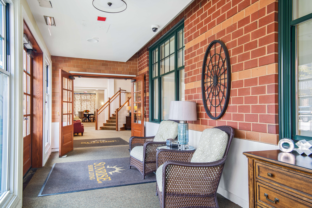 The outside of Sunrise Assisted Living of Paramus in Paramus