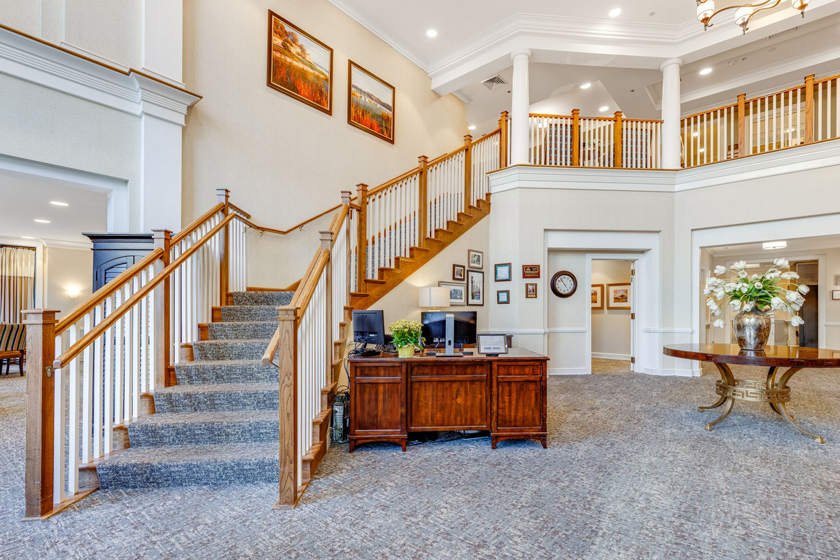 Sunrise of Lincoln Park | Lobby