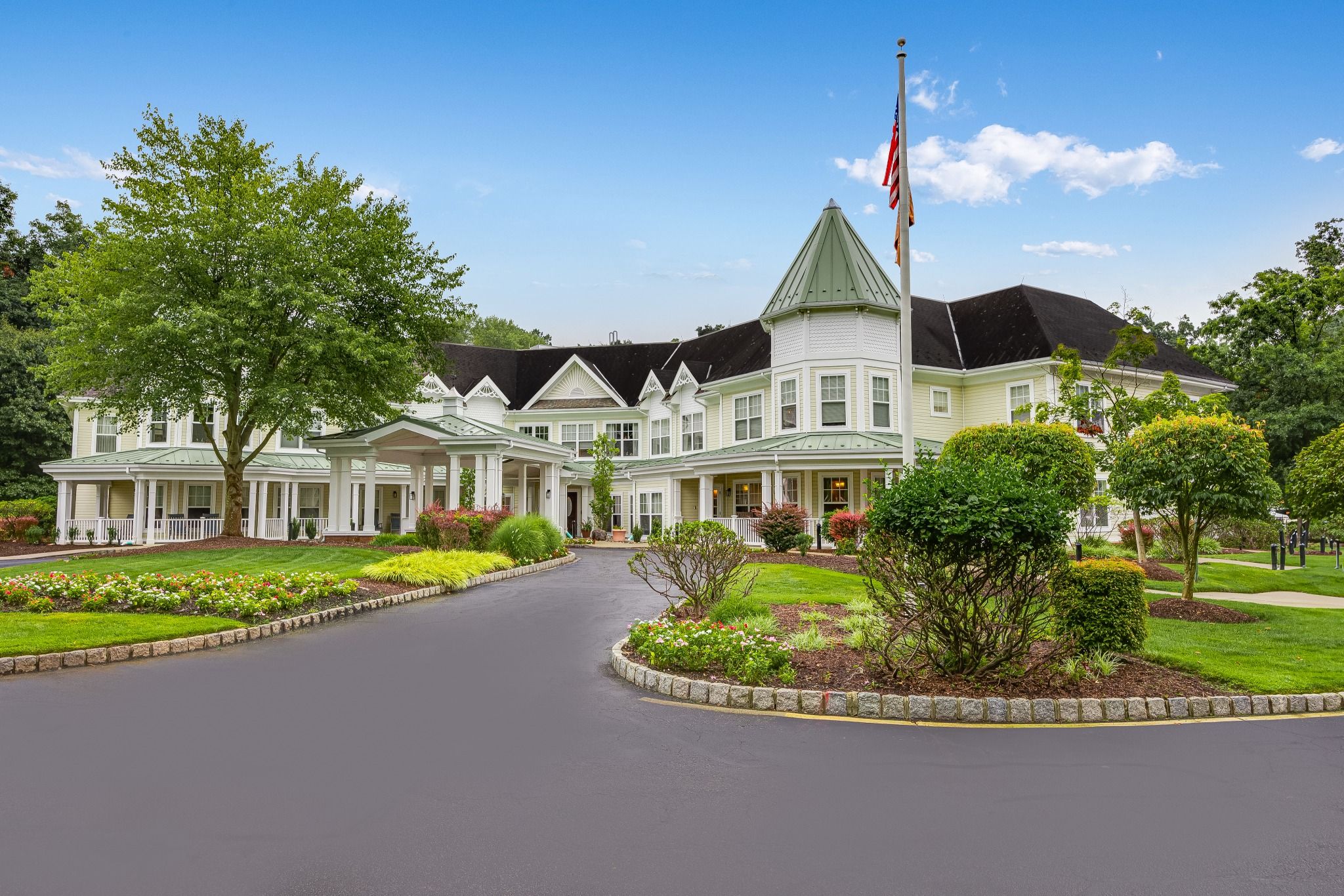 The outside of Sunrise Assisted Living of Old Tappan in Old Tappan